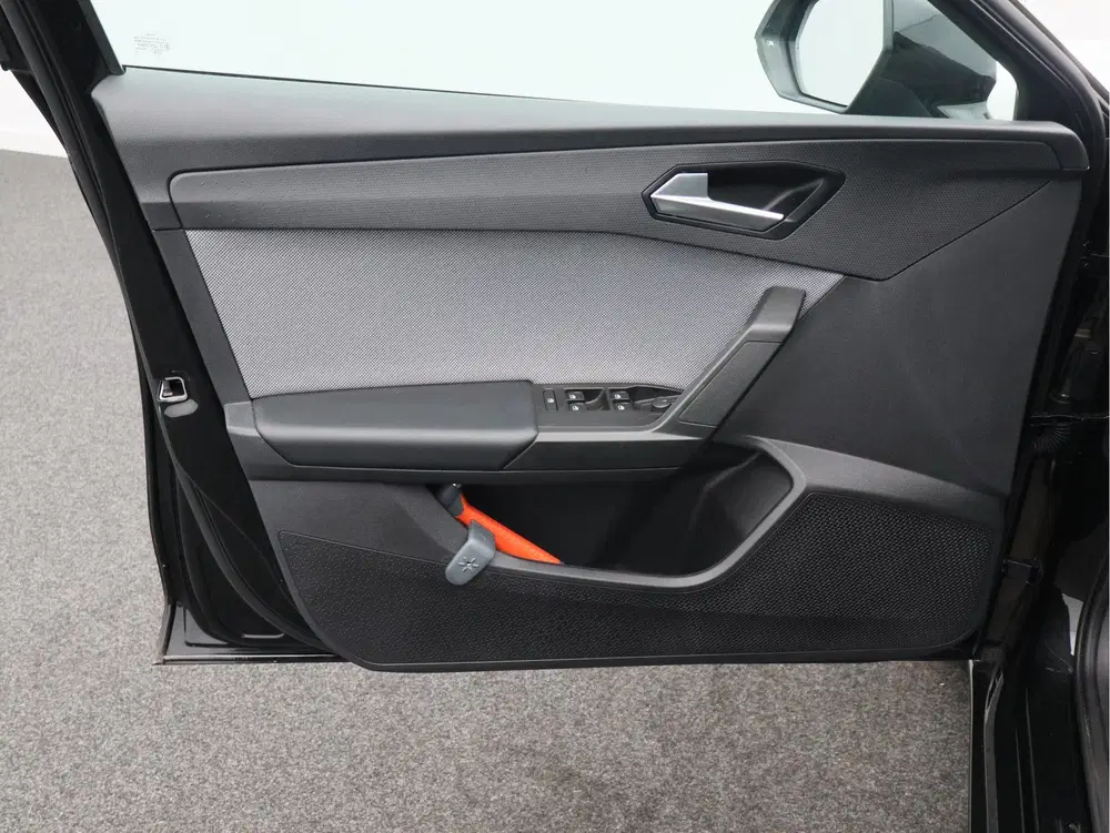SEAT Leon 1.0 TSI Style Business Intense uit 2023, foto 6