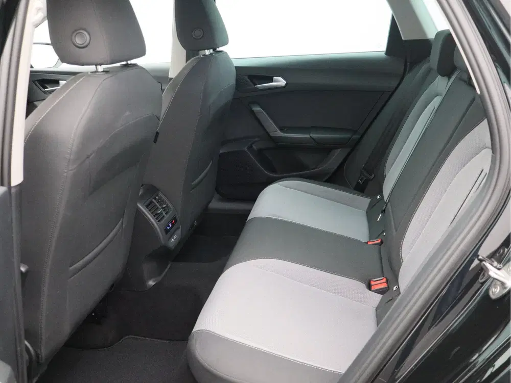 SEAT Leon 1.0 TSI Style Business Intense uit 2023, foto 9