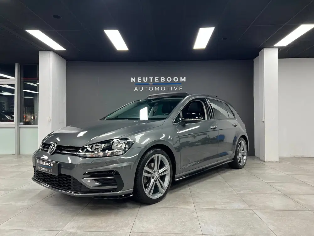 Volkswagen Golf 1.5 TSI R-LINE uit 2019