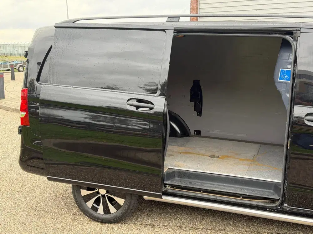 Mercedes-Benz Vito 114CDI L2H1 Automaat Airco Navi Cruisecon uit 2022, foto 8