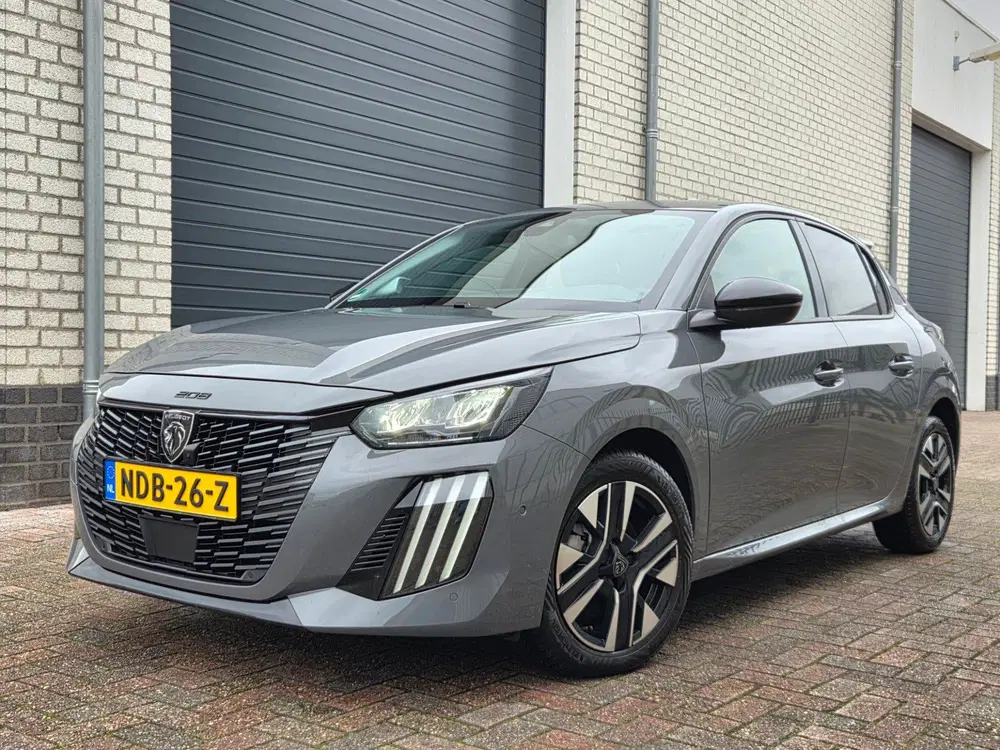 Peugeot 208 1.2 PureTech 100 Allure Keyless-Camera-Car uit 2025