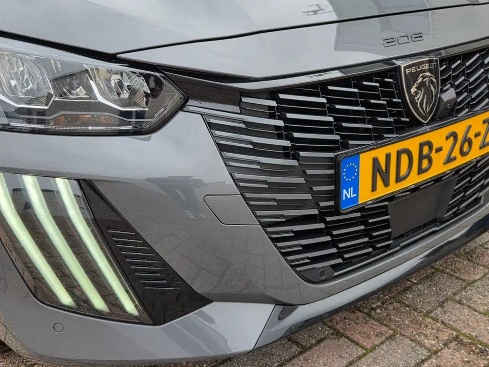 Peugeot 208 1.2 PureTech 100 Allure Keyless-Camera-Car uit 2025, foto 12