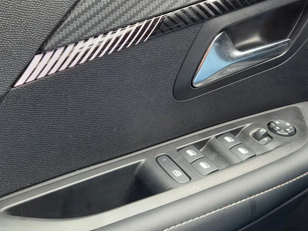 Peugeot 208 1.2 PureTech 100 Allure Keyless-Camera-Car uit 2025, foto 15
