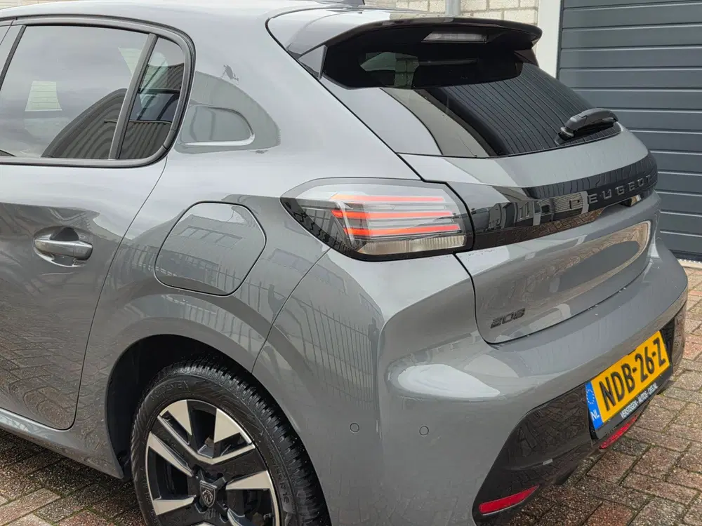 Peugeot 208 1.2 PureTech 100 Allure Keyless-Camera-Car uit 2025, foto 8