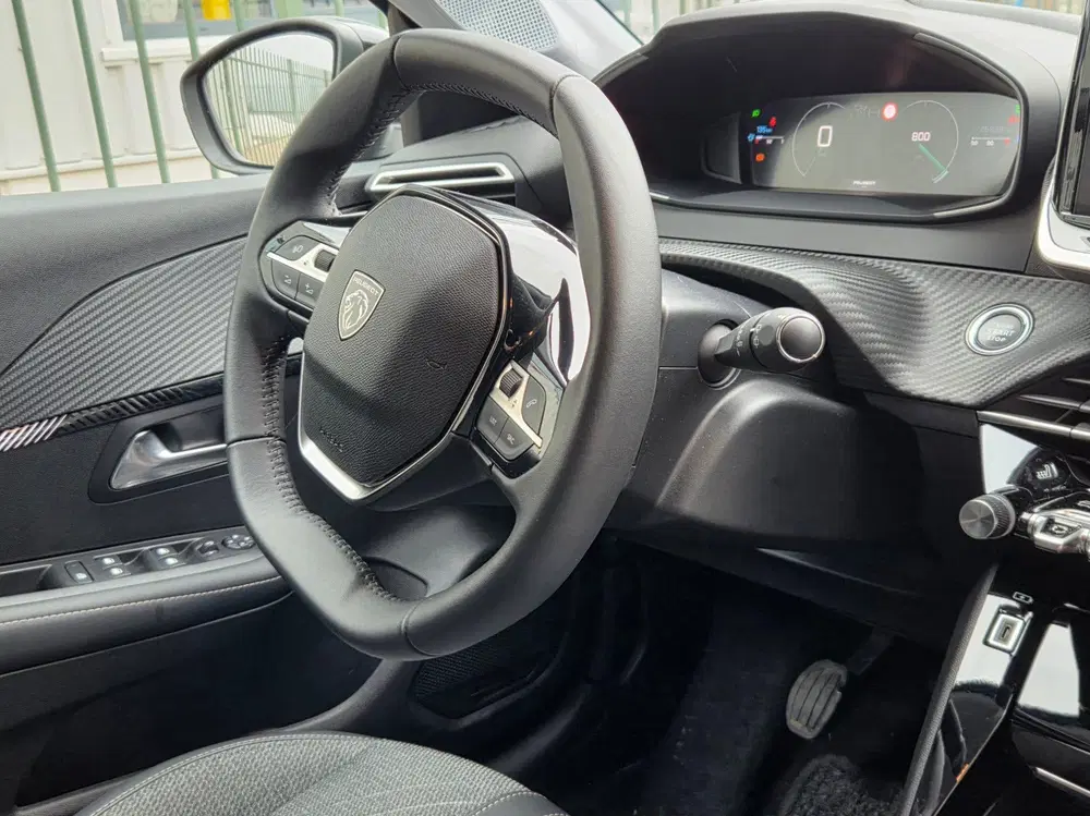Peugeot 208 1.2 PureTech 100 Allure Keyless-Camera-Car uit 2025, foto 9
