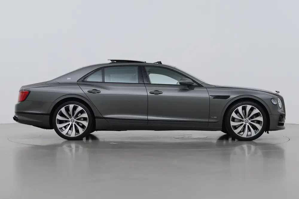 Bentley Flying Spur 6.0 W12 First Edition uit 2020, foto 10