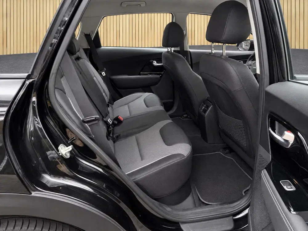 Kia Niro DynamicLine 64 kWh Dealer onderhouden uit 2021, foto 11