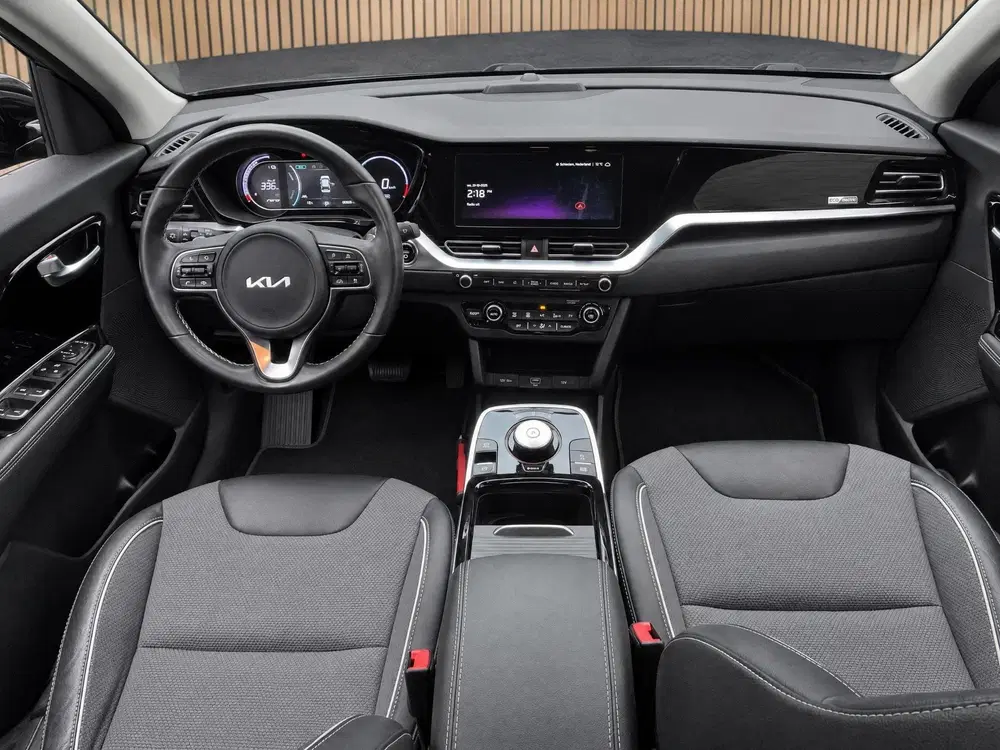 Kia Niro DynamicLine 64 kWh Dealer onderhouden uit 2021, foto 12
