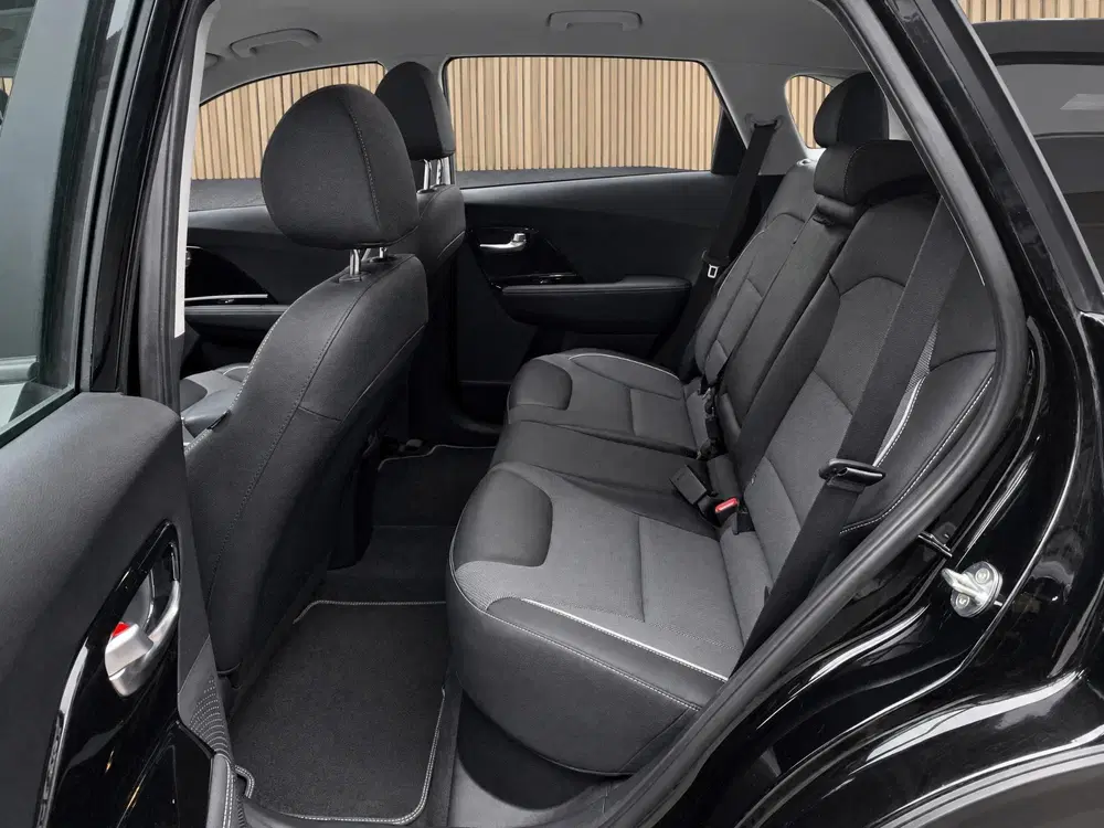 Kia Niro DynamicLine 64 kWh Dealer onderhouden uit 2021, foto 9