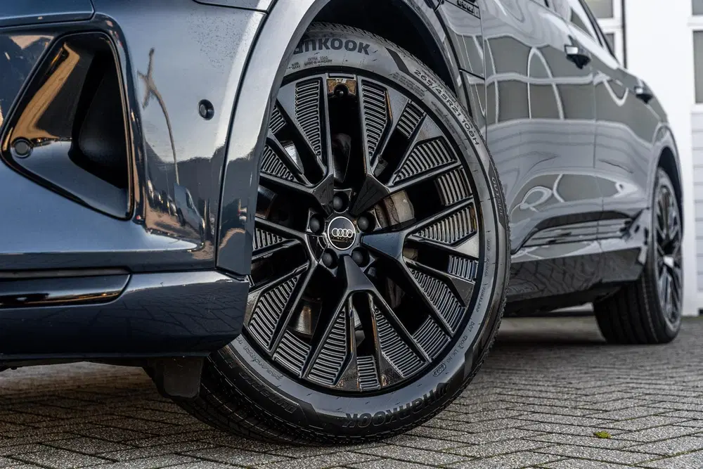 Audi Q8 e-tron 55 408pk quattro Advanced edition 115 kWh uit 2023, foto 12