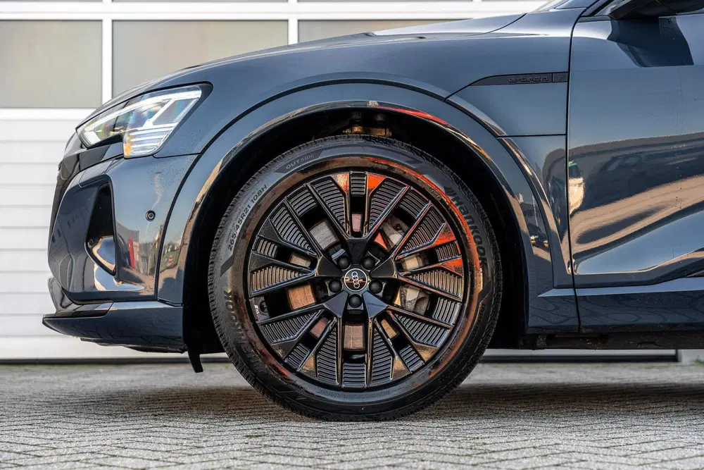 Audi Q8 e-tron 55 408pk quattro Advanced edition 115 kWh uit 2023, foto 14