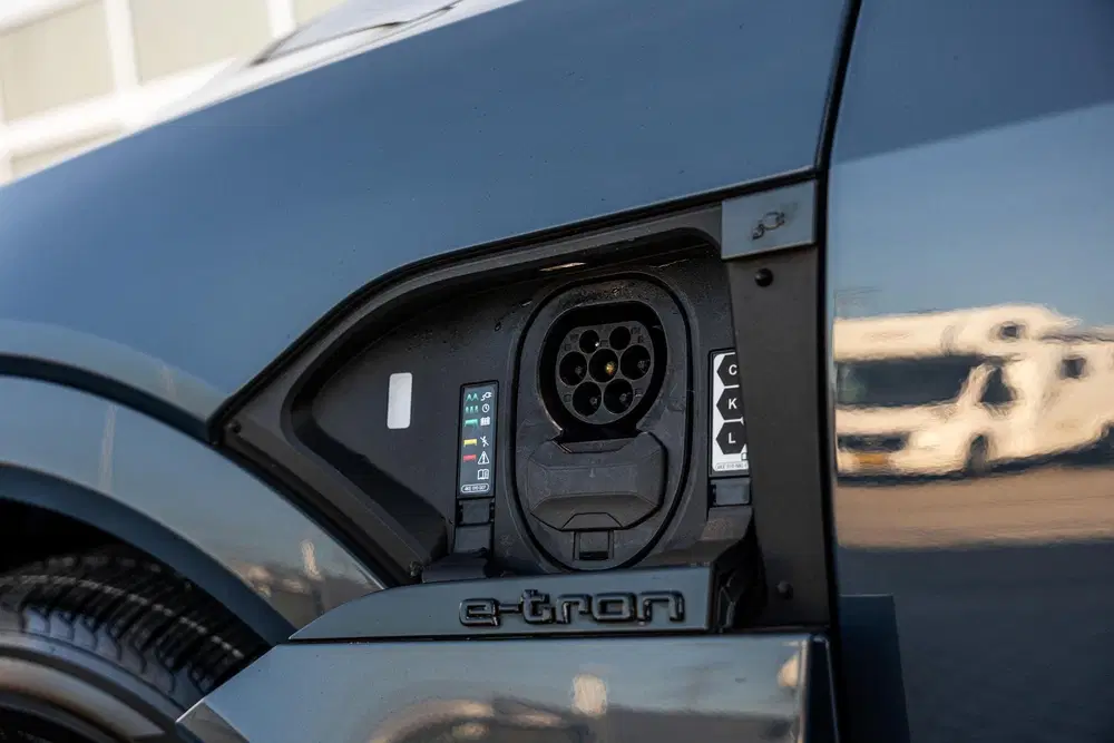 Audi Q8 e-tron 55 408pk quattro Advanced edition 115 kWh uit 2023, foto 15