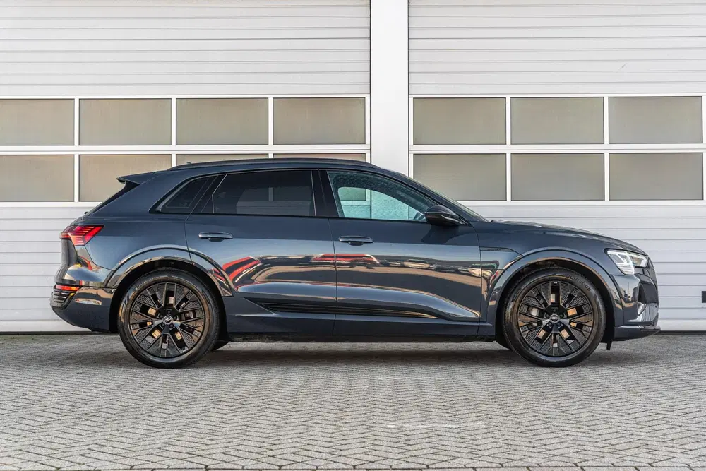 Audi Q8 e-tron 55 408pk quattro Advanced edition 115 kWh uit 2023, foto 3