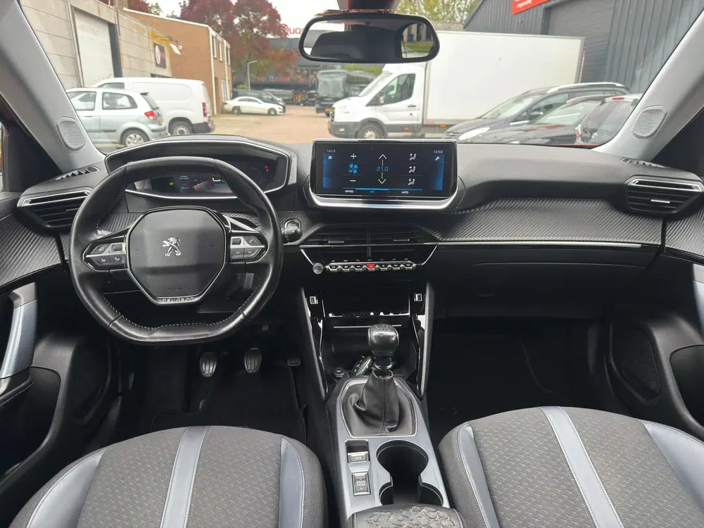 Peugeot 2008 1.2 PureTech Allure uit 2020, foto 7
