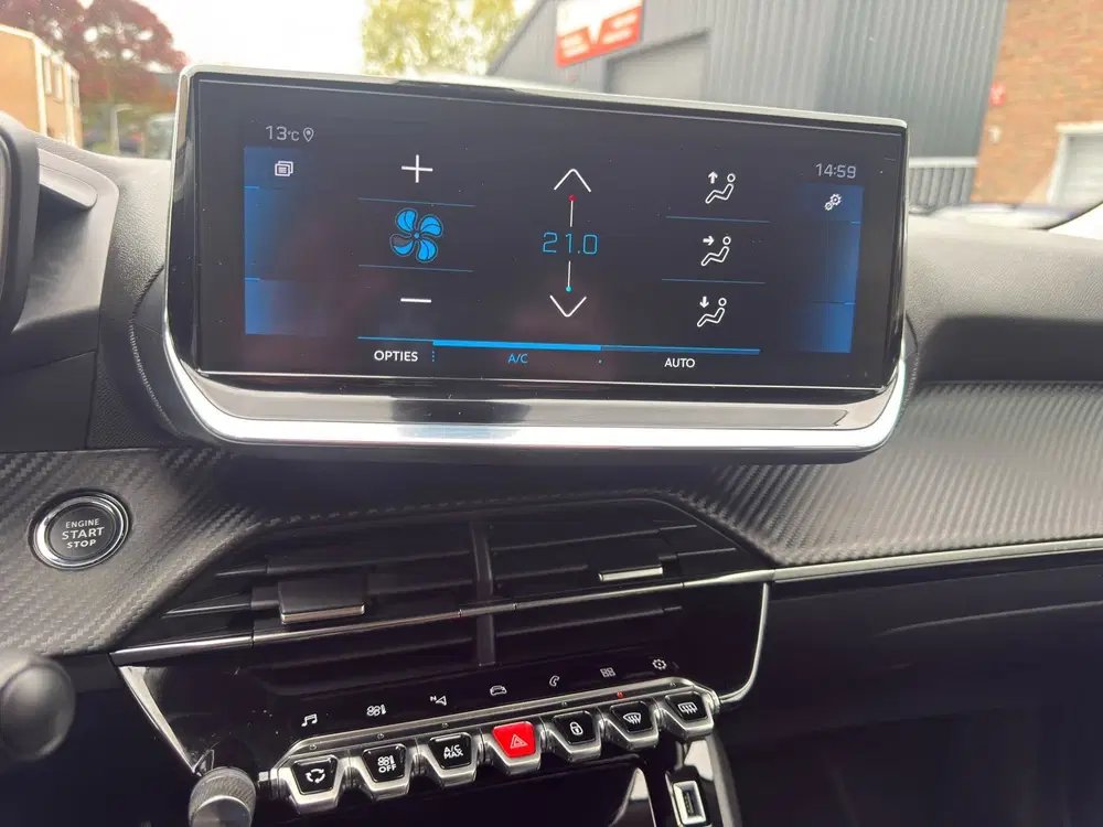 Peugeot 2008 1.2 PureTech Allure uit 2020, foto 8