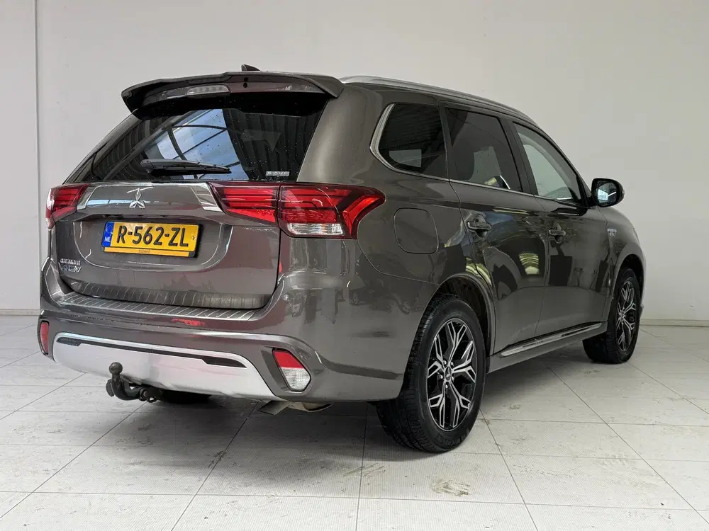 Mitsubishi Outlander 2.4 PHEV Intense uit 2021, foto 2