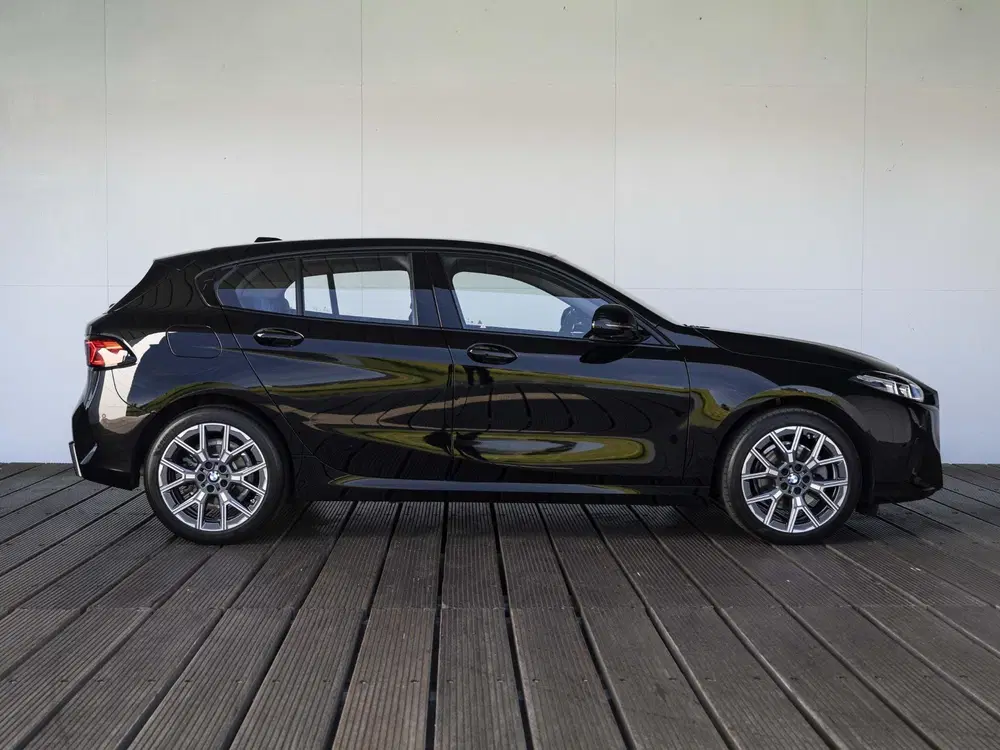 BMW 1-serie 120 uit 2024, foto 7