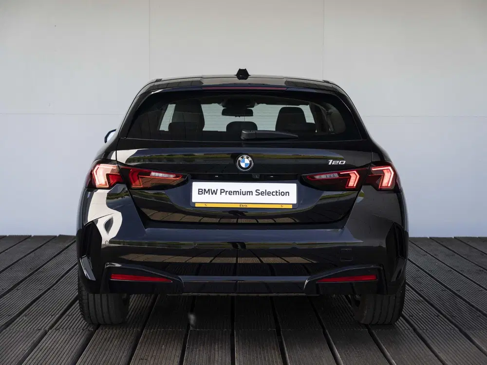 BMW 1-serie 120 uit 2024, foto 8