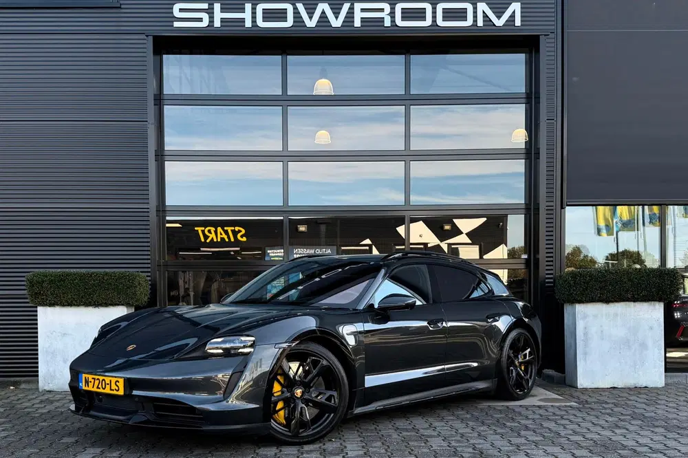 Porsche Taycan Turbo S 93 kWh uit 2021, foto 2