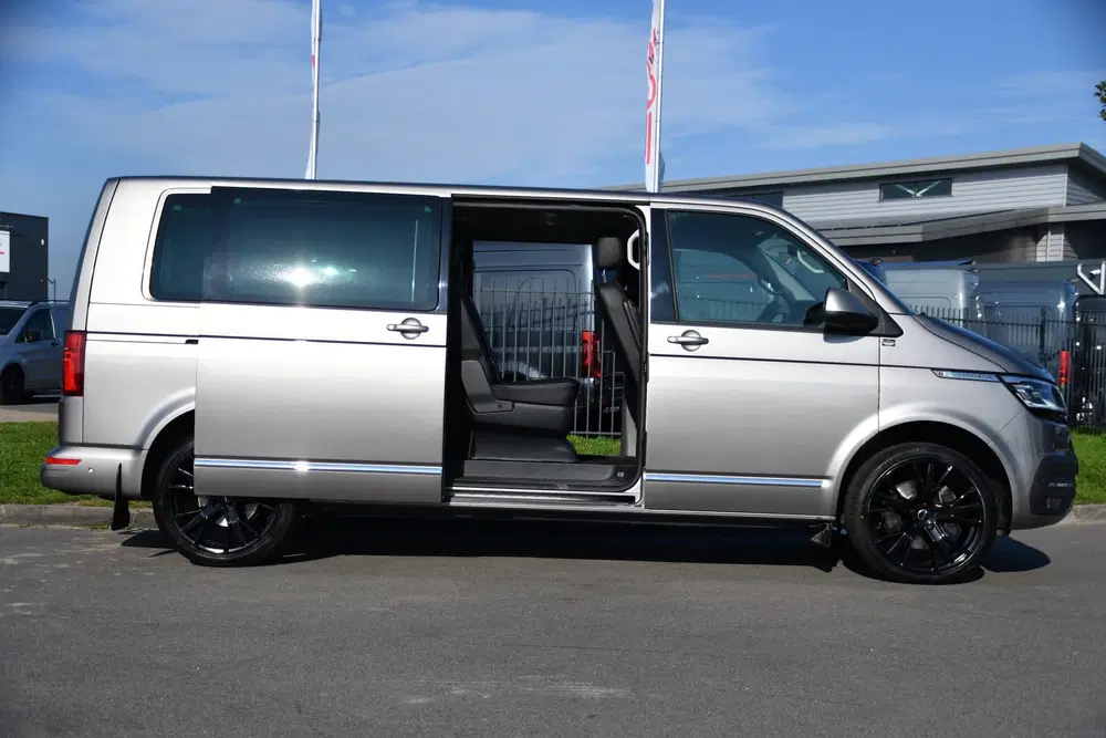 Volkswagen Transporter 2.0 TDI L2H1 30 DC Caravelle Virtual uit 2020, foto 11