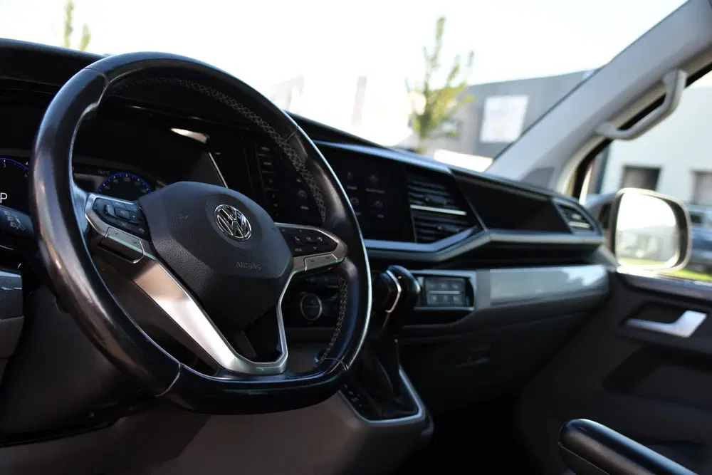 Volkswagen Transporter 2.0 TDI L2H1 30 DC Caravelle Virtual uit 2020, foto 12