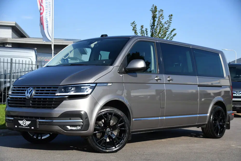 Volkswagen Transporter 2.0 TDI L2H1 30 DC Caravelle Virtual uit 2020, foto 4