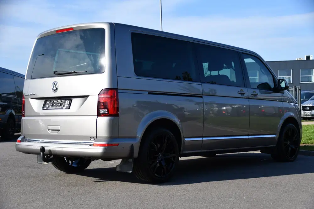 Volkswagen Transporter 2.0 TDI L2H1 30 DC Caravelle Virtual uit 2020, foto 6