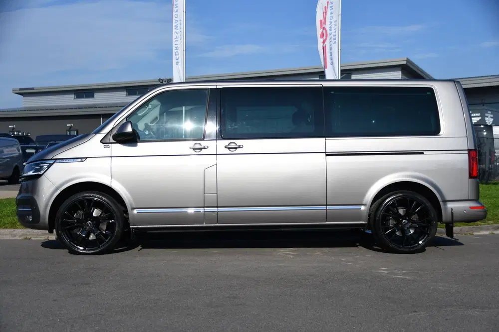 Volkswagen Transporter 2.0 TDI L2H1 30 DC Caravelle Virtual uit 2020, foto 9