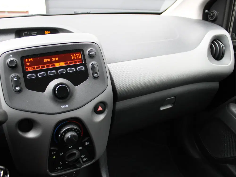 Peugeot 108 1.0 e-VTi Active uit 2020, foto 8