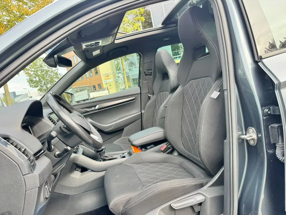 Skoda Karoq 2.0 TSI 4x4 Sportline Business uit 2019, foto 11