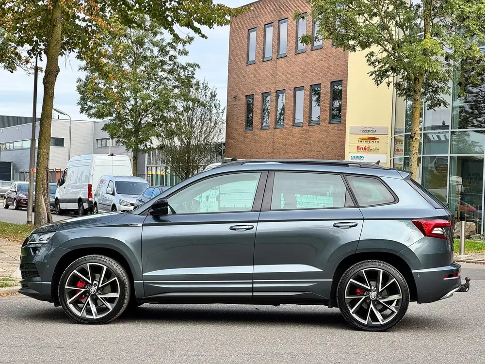Skoda Karoq 2.0 TSI 4x4 Sportline Business uit 2019, foto 2