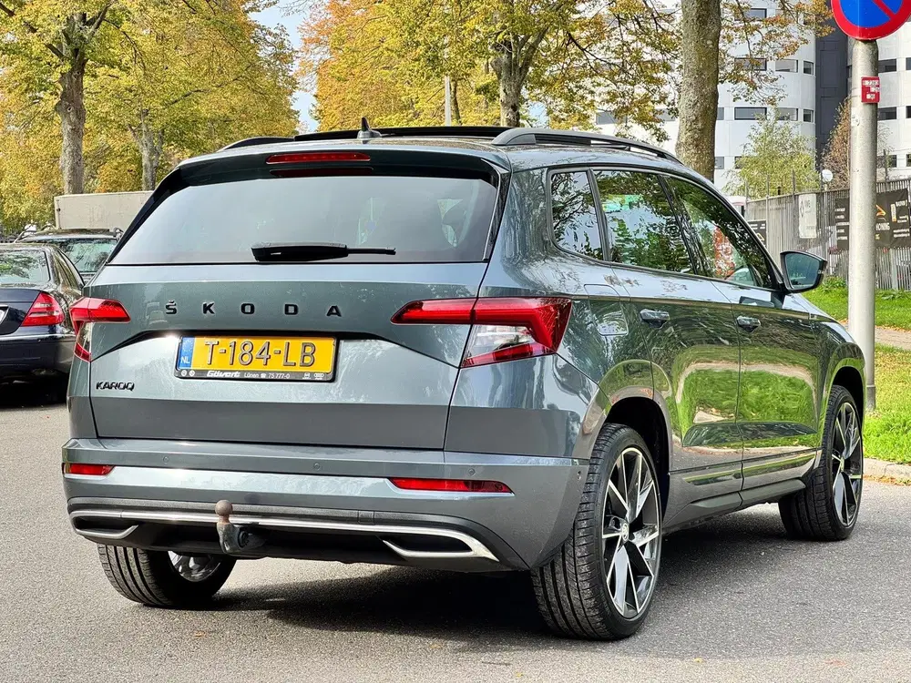 Skoda Karoq 2.0 TSI 4x4 Sportline Business uit 2019, foto 5