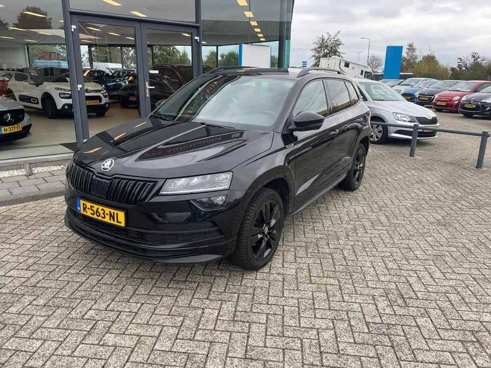 Skoda Karoq 1.5 TSI ACT Sportline Black-edition uit 2021, foto 2