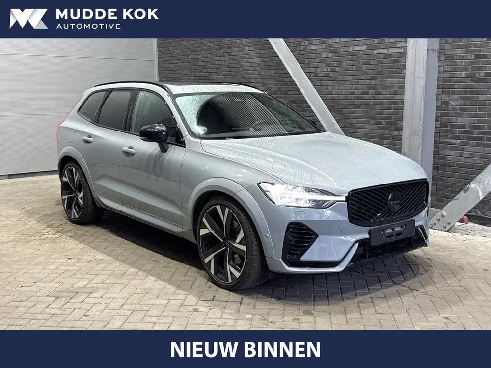 Volvo XC60 T6 Ultra Black Edition uit 2026