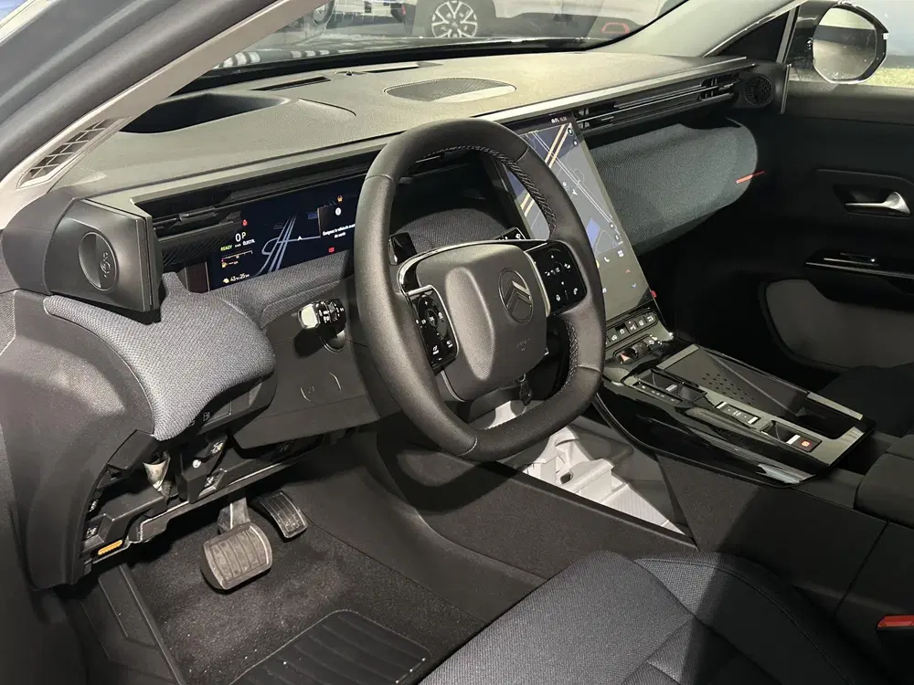 Citroën C5 Aircross Citroen C5 Aircross 1.6 Plug-In Hybrid 225 uit 2026, foto 9