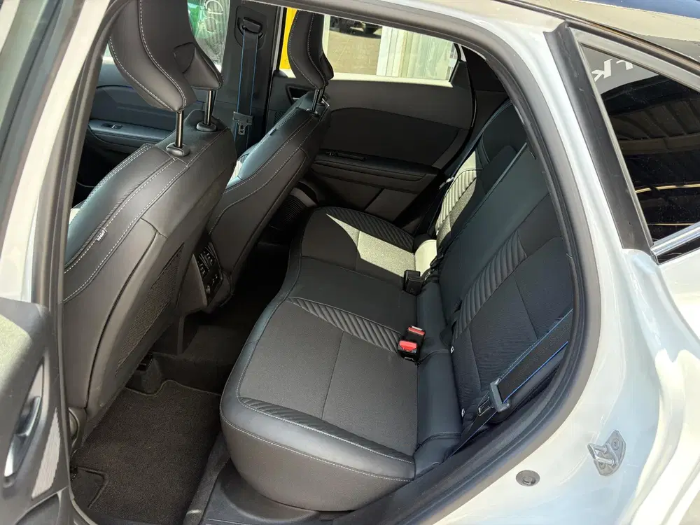 Renault Captur 1.8 E-Tech full hybrid 160 esprit Alpine uit 2025, foto 8