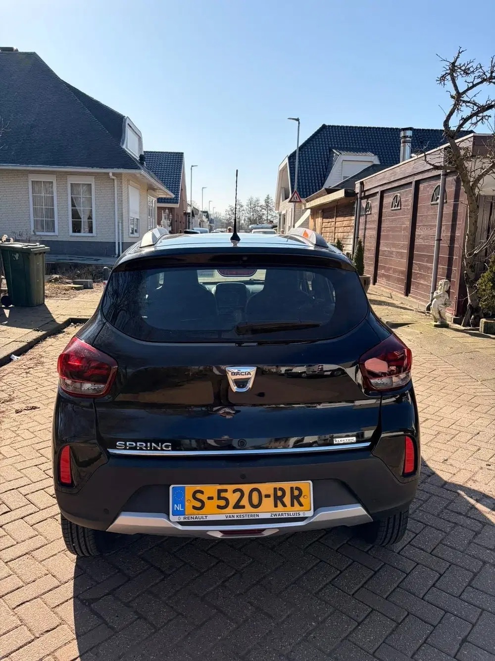 Dacia Spring Electric 45 2023 Zwart uit 2023, foto 2