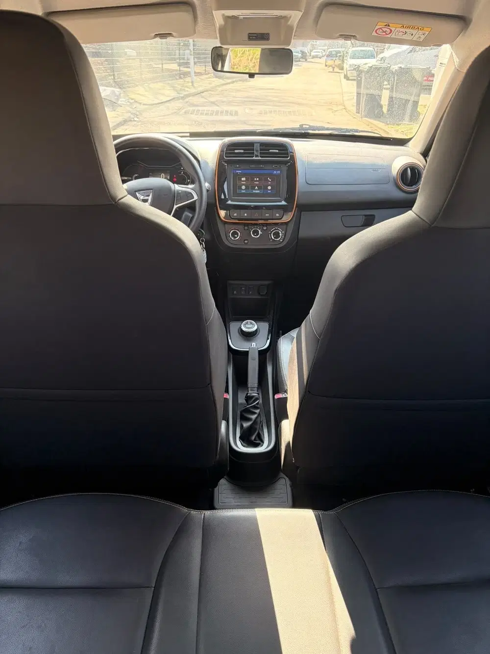 Dacia Spring Electric 45 2023 Zwart uit 2023, foto 3