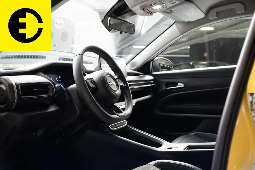 Jeep Avenger Longitude 54 kWh uit 2024, foto 4