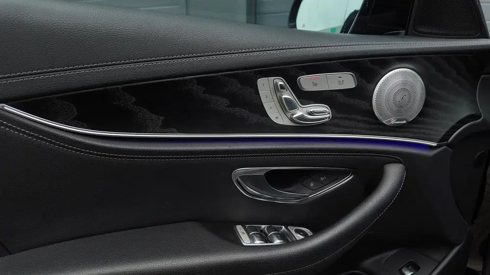 Mercedes-Benz E-Klasse 300 de AMG HUD-BURMESTER-MEMORY-PANO uit 2019, foto 14