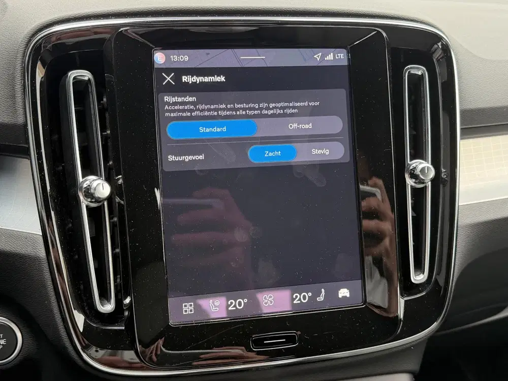 Volvo XC40 2.0 B4 Plus Dark Elektr. stoelverstelling uit 2025, foto 11
