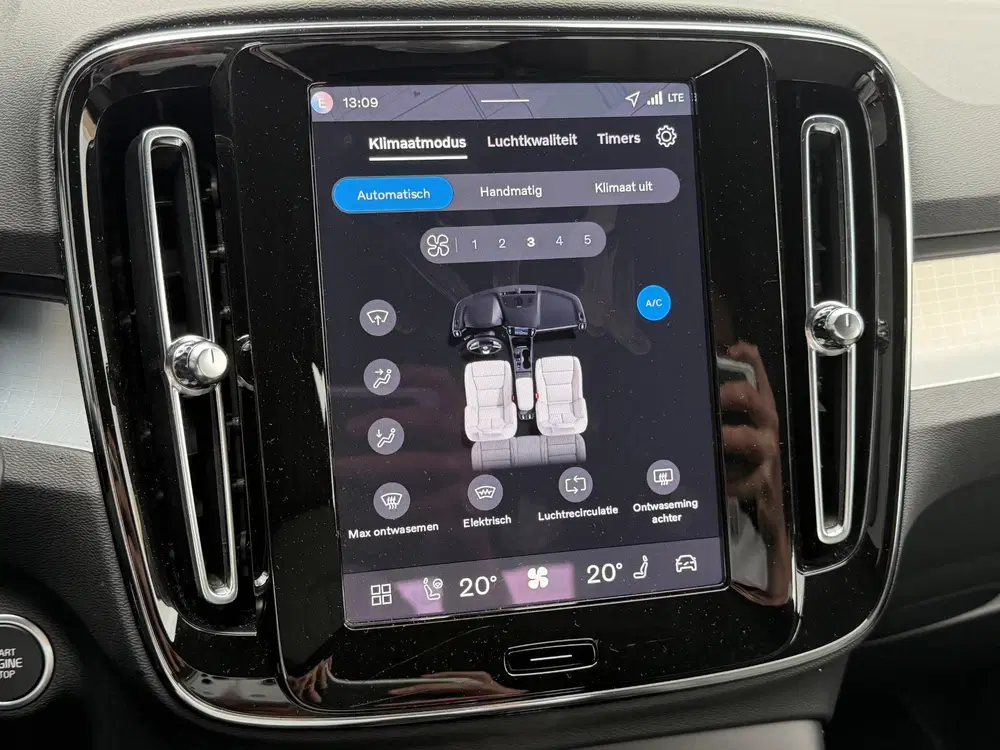 Volvo XC40 2.0 B4 Plus Dark Elektr. stoelverstelling uit 2025, foto 12