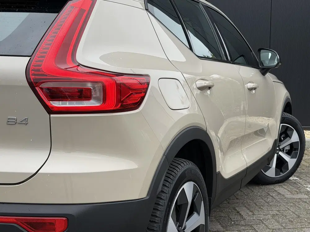 Volvo XC40 2.0 B4 Plus Dark Elektr. stoelverstelling uit 2025, foto 15