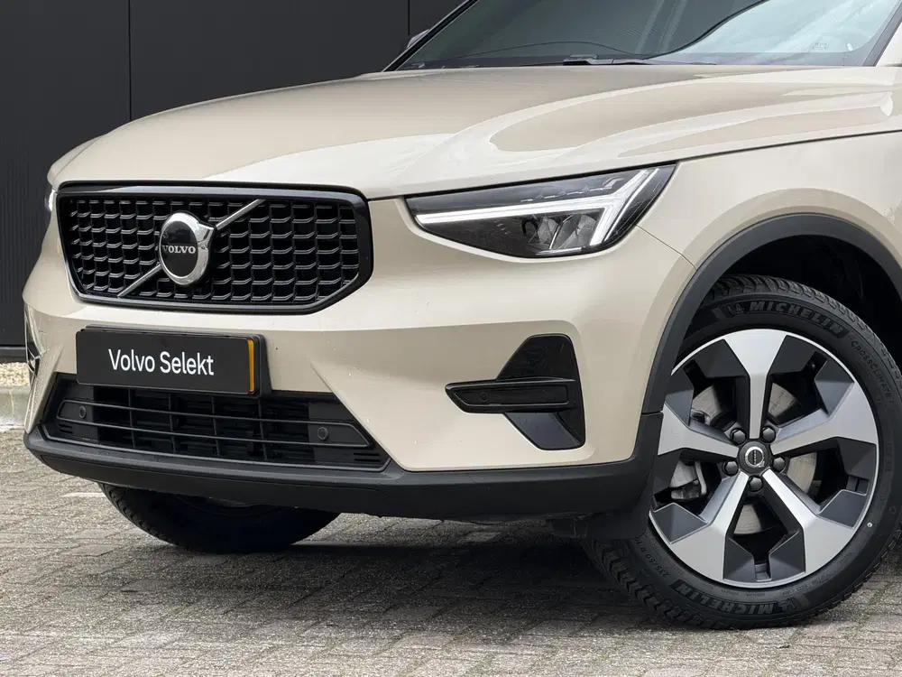 Volvo XC40 2.0 B4 Plus Dark Elektr. stoelverstelling uit 2025, foto 2