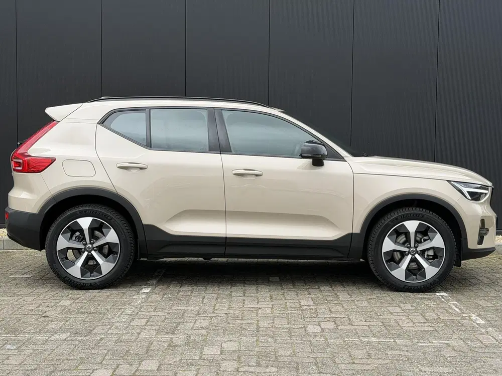 Volvo XC40 2.0 B4 Plus Dark Elektr. stoelverstelling uit 2025, foto 3