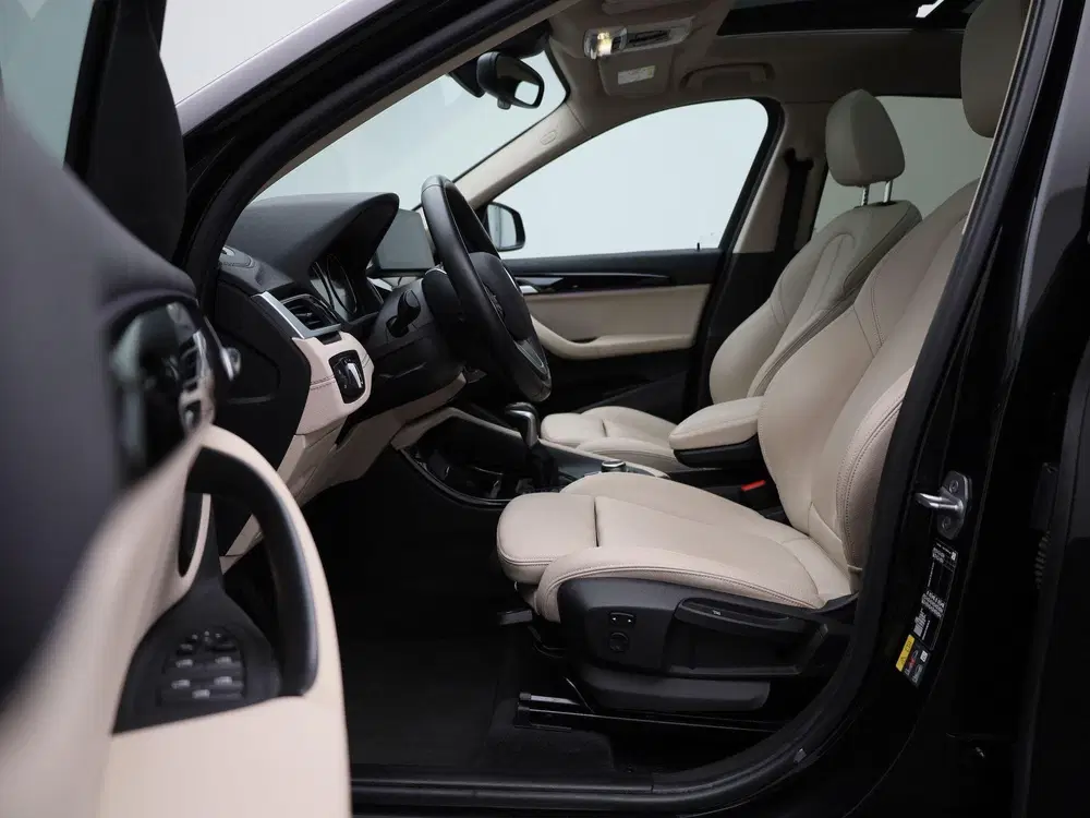 BMW X1 xDrive25e uit 2022, foto 11
