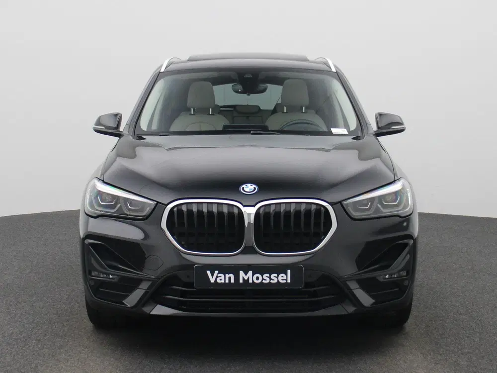 BMW X1 xDrive25e uit 2022, foto 3