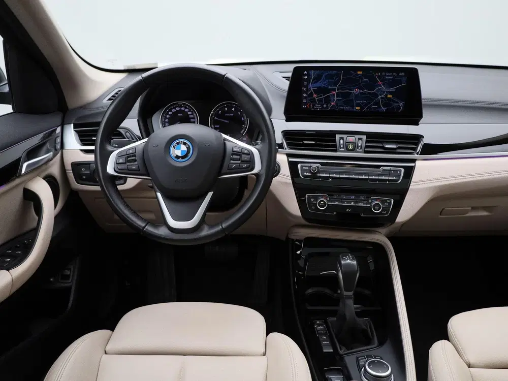 BMW X1 xDrive25e uit 2022, foto 7