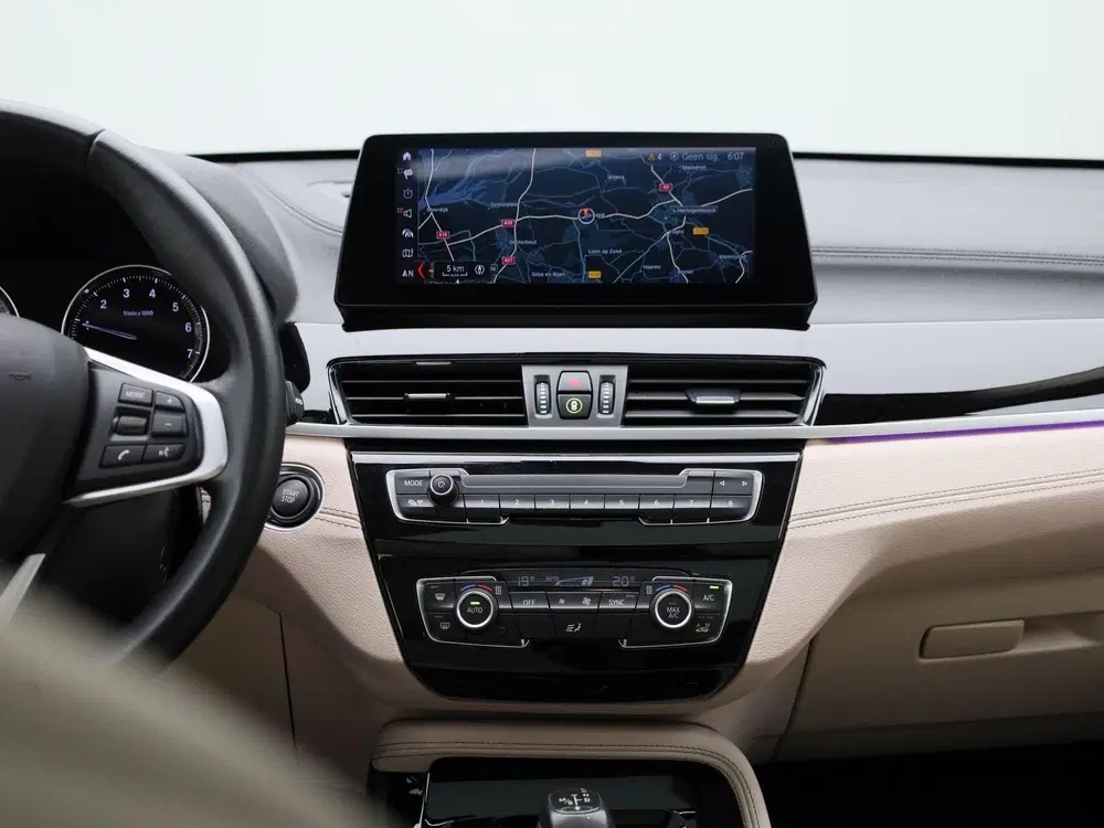 BMW X1 xDrive25e uit 2022, foto 9