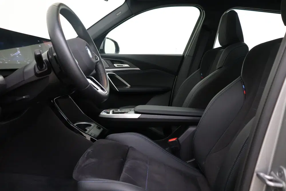BMW iX1 eDrive20 M Sport uit 2025, foto 12